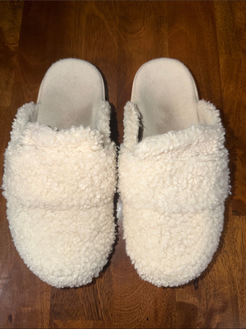 Vionic Cream Sherpa Mule Slippers